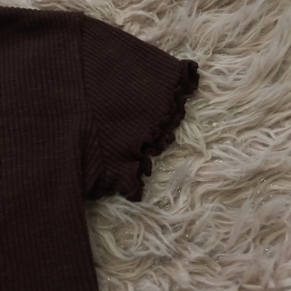 Brown Ruffled Crop Top 🤎 - Picture 7 of 9